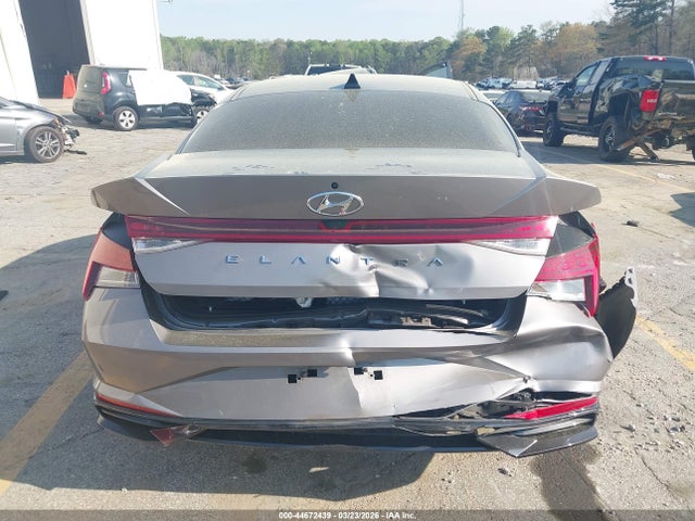 Hyundai ELANTRA Sel