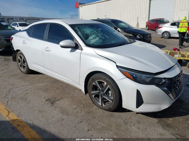 Salvage Nissan Sentra Image