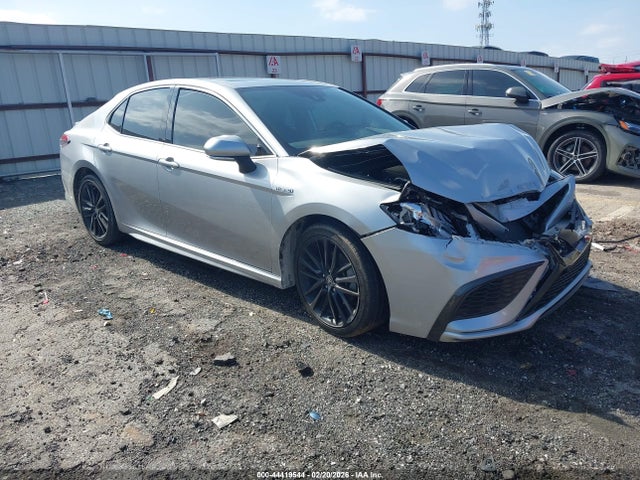 Salvage Toyota Camry Image