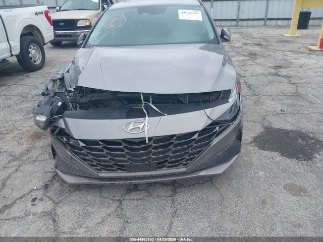 Hyundai ELANTRA Sel
