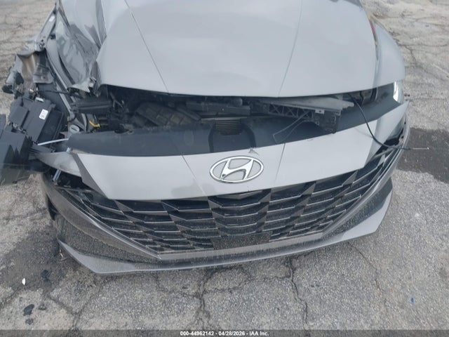 Hyundai ELANTRA Sel