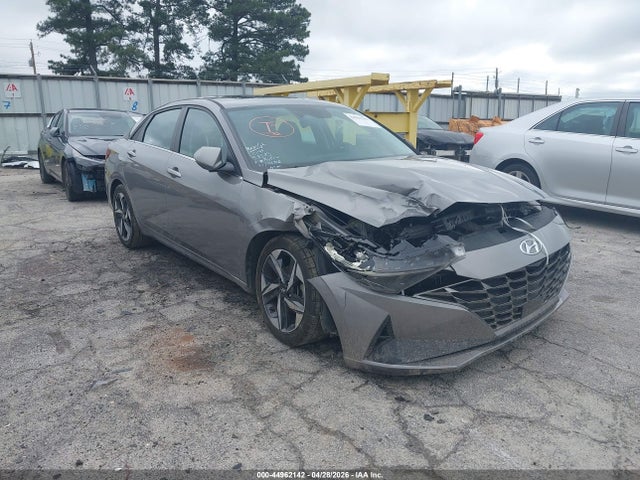 Salvage Hyundai ELANTRA Image