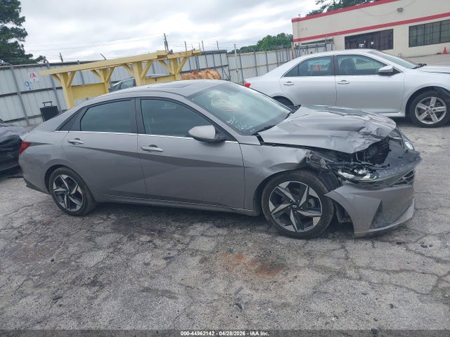 Hyundai ELANTRA Sel