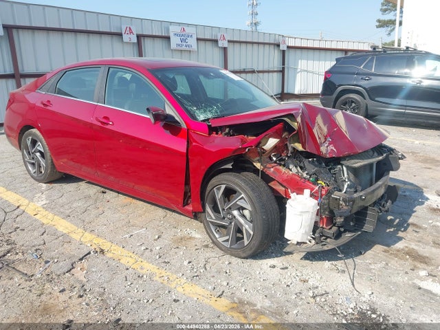 Salvage Hyundai ELANTRA Image