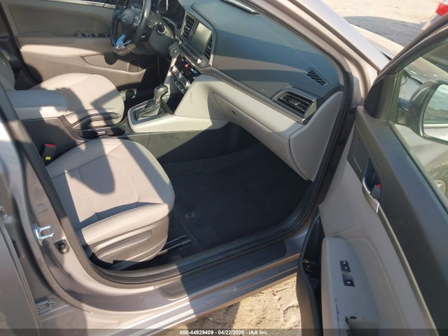 Hyundai ELANTRA Value Edition