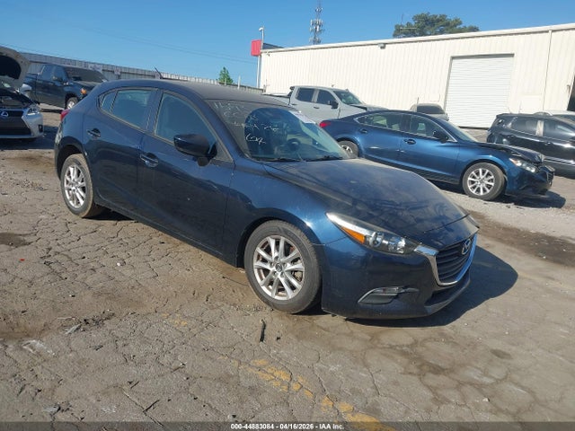 Salvage Mazda Mazda3 Image