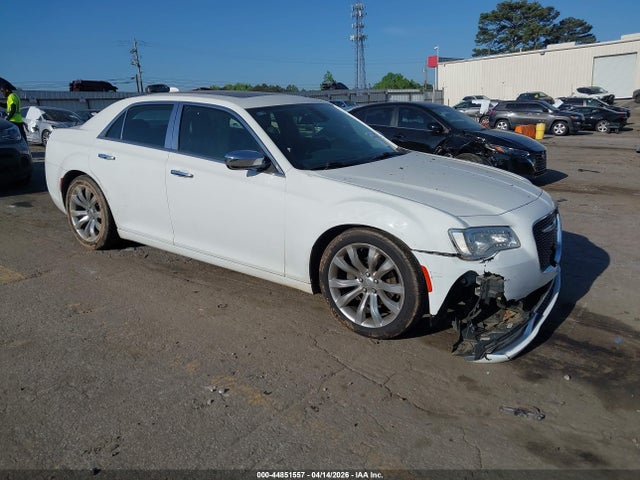 Salvage Chrysler 300c Image