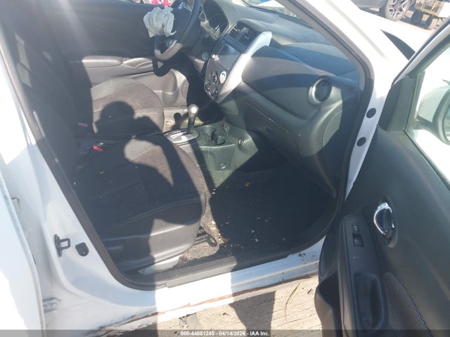 Nissan Versa 1.6 Sv