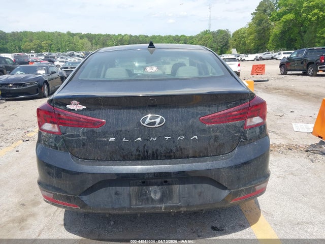 Hyundai ELANTRA Sel