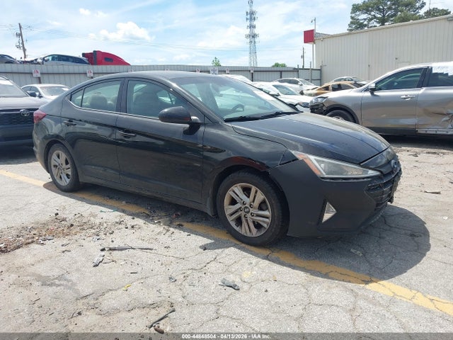 Salvage Hyundai ELANTRA Image