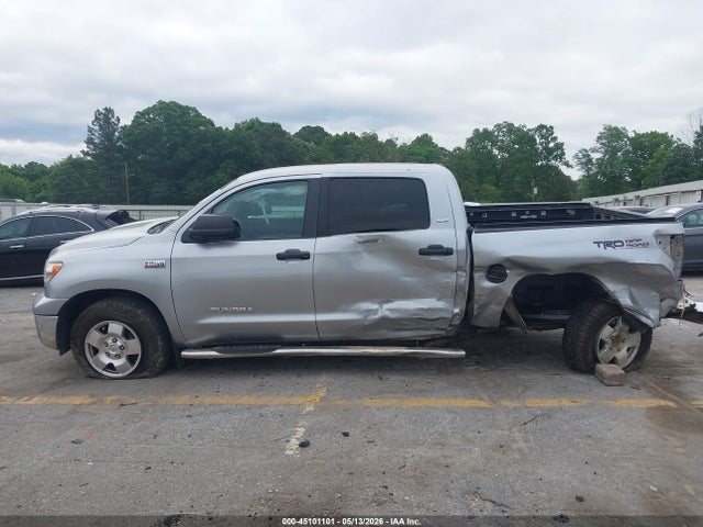 Toyota Tundra Sr5 5.7l V8