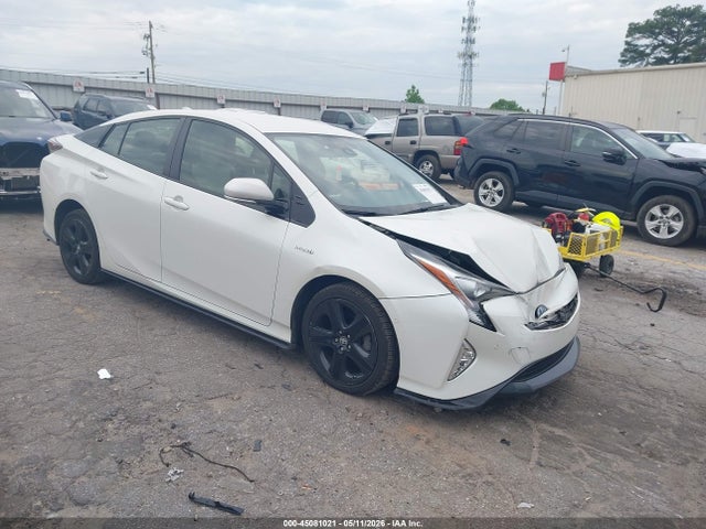 Salvage Toyota Prius Image