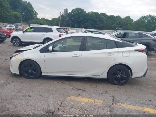 Toyota Prius Three Touring