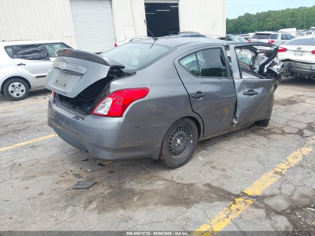 Nissan Versa 1.6 S+