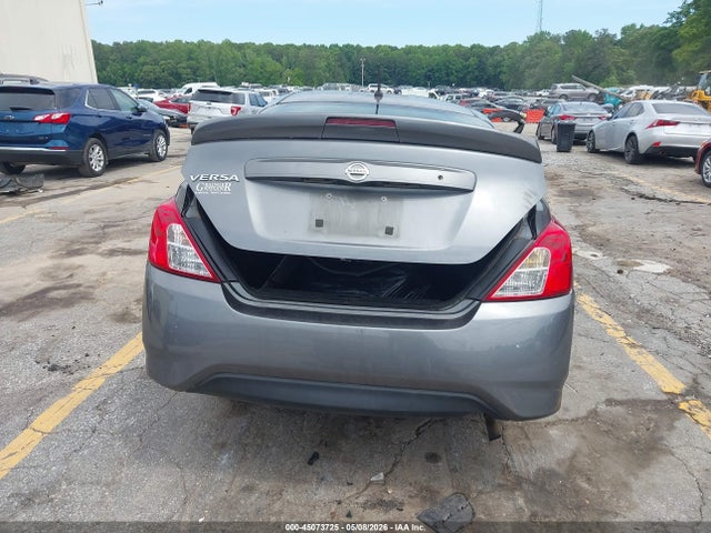 Nissan Versa 1.6 S+