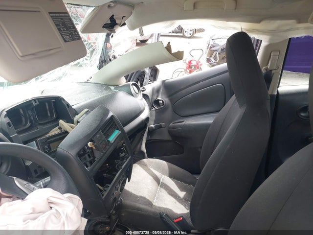 Nissan Versa 1.6 S+