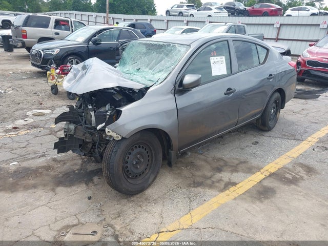 Nissan Versa 1.6 S+
