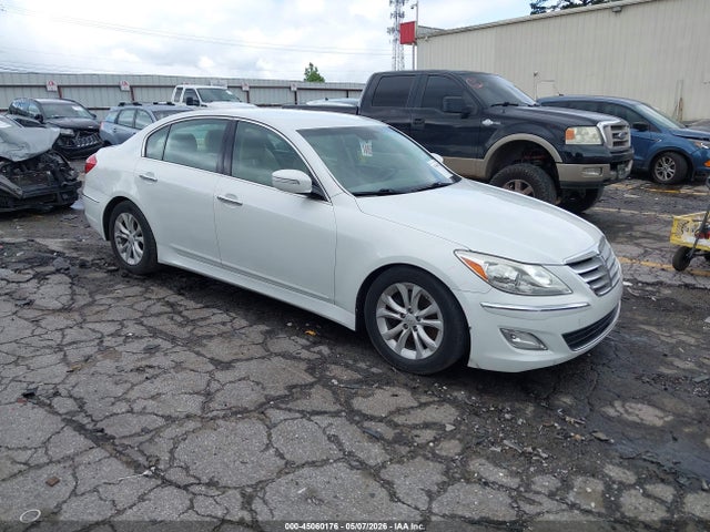 Salvage Hyundai Genesis Image