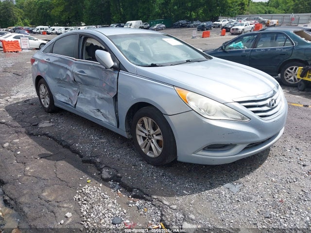 Salvage Hyundai SONATA Image
