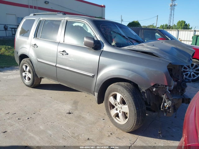 Salvage Honda Pilot Image
