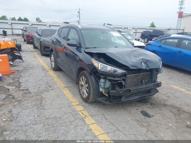 Salvage Hyundai TUCSON Image