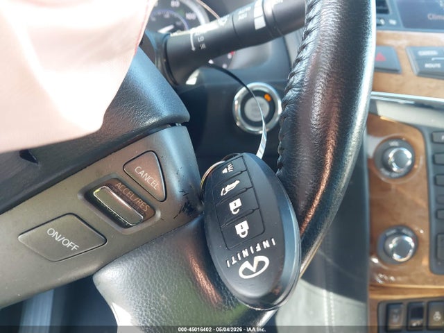 INFINITI Qx