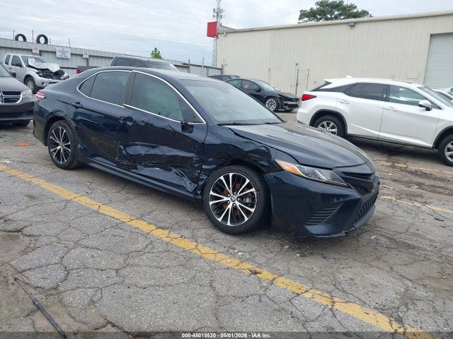 Salvage Toyota Camry Image
