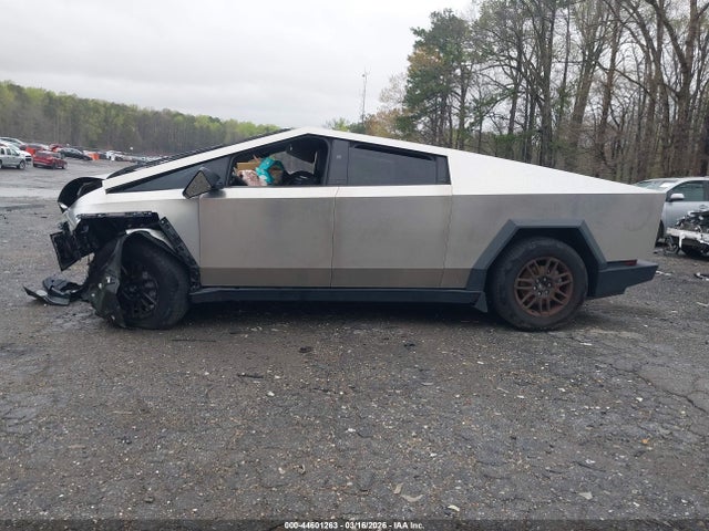 Tesla Cybertruck All-wheel Drive