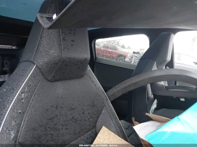 Tesla Cybertruck All-wheel Drive