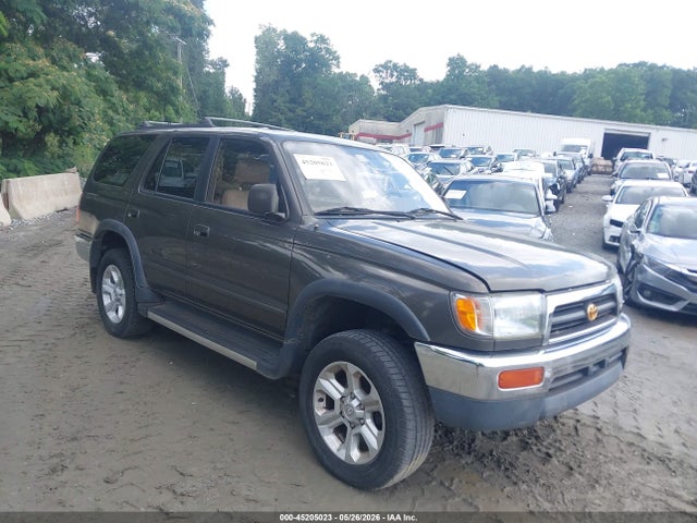 Salvage Toyota 4Runner Image