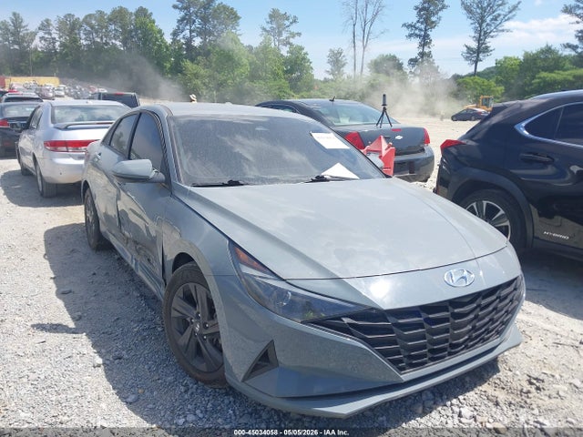Salvage Hyundai ELANTRA Image