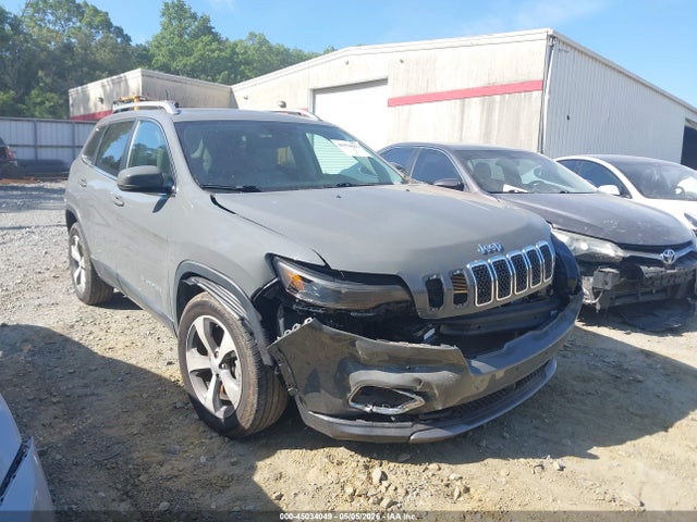 Salvage Jeep Cherokee Image