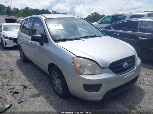 Salvage Kia Rondo Image