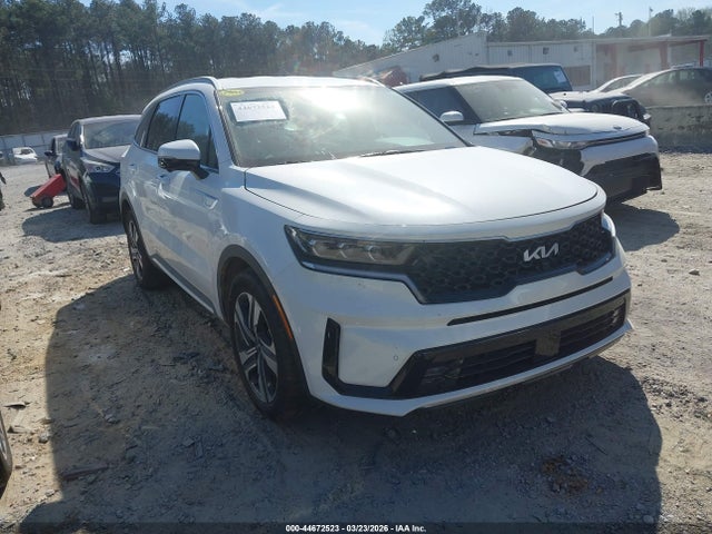 Salvage Kia Sorento Image