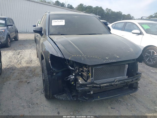 Salvage Audi Q3 Image