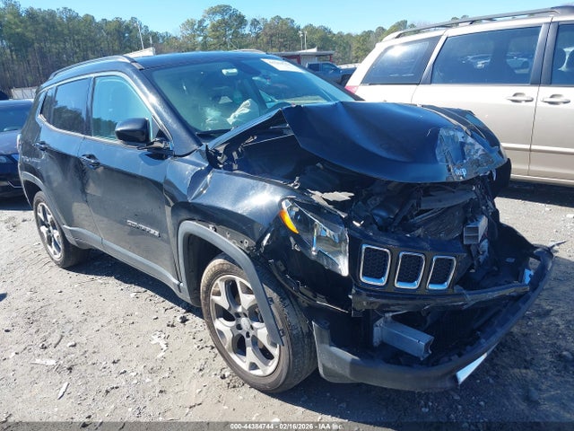 Salvage Jeep Compass Image