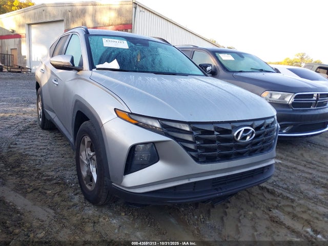 Salvage Hyundai TUCSON Image
