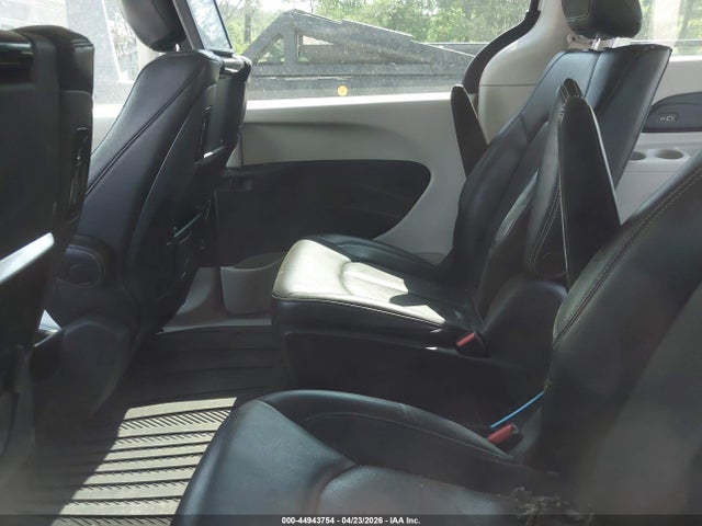 Chrysler Pacifica Touring L