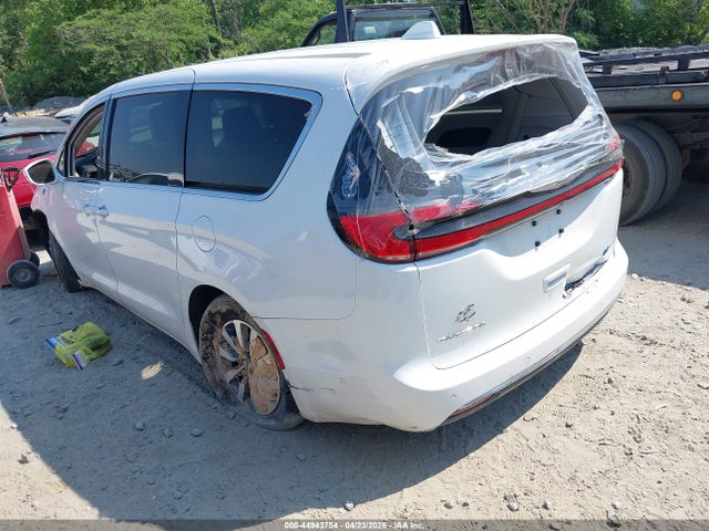 Chrysler Pacifica Touring L