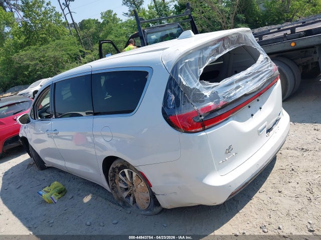 Chrysler Pacifica Touring L