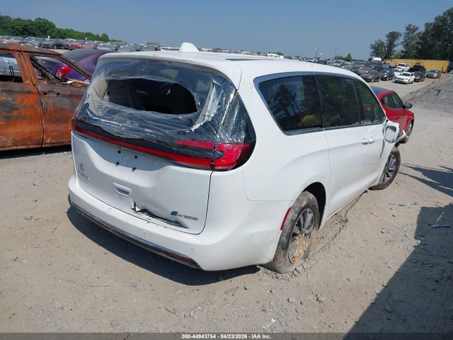 Chrysler Pacifica Touring L