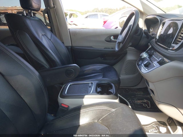 Chrysler Pacifica Touring L