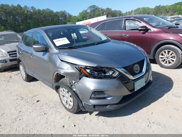 Salvage Nissan Rogue Image