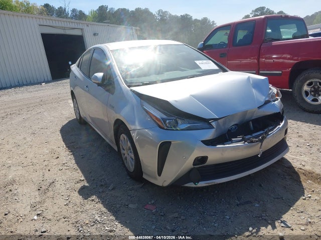 Salvage Toyota Prius Image
