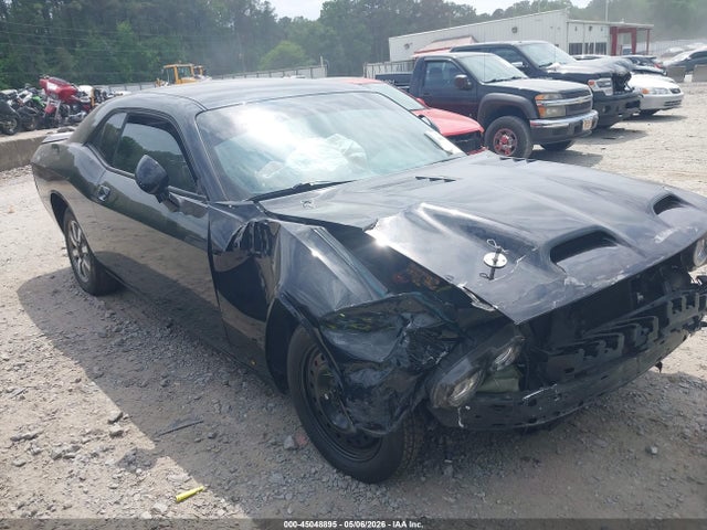 Salvage Dodge Challenger Image