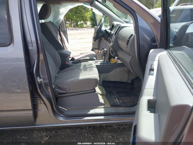Nissan Frontier Sv