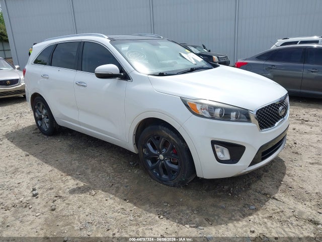 Salvage Kia Sorento Image