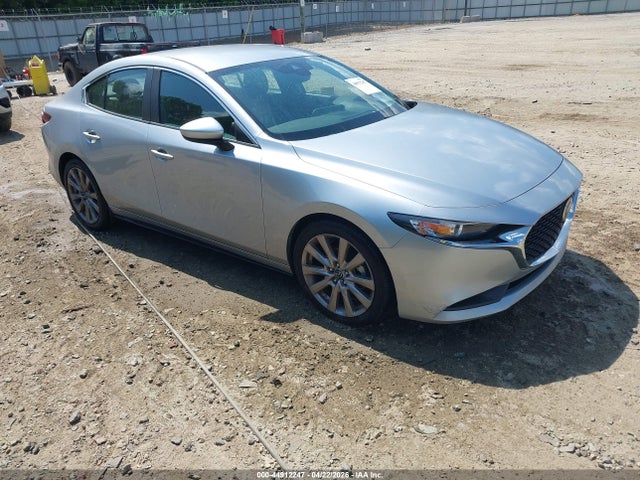 Salvage Mazda Mazda3 Image