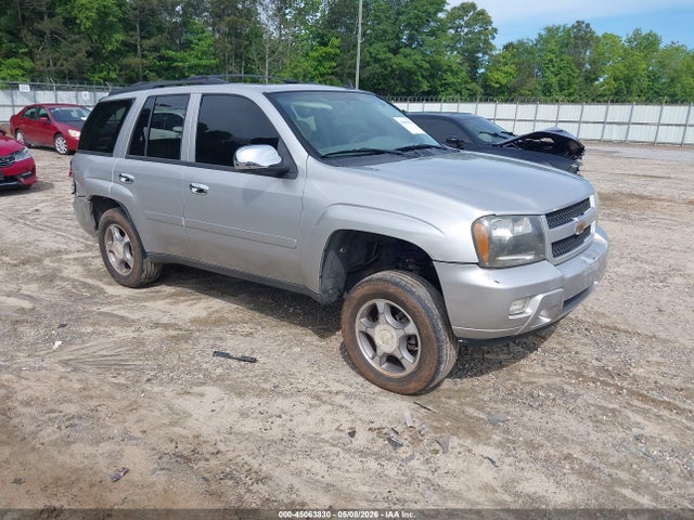 Salvage Chevrolet Trailblazer Image