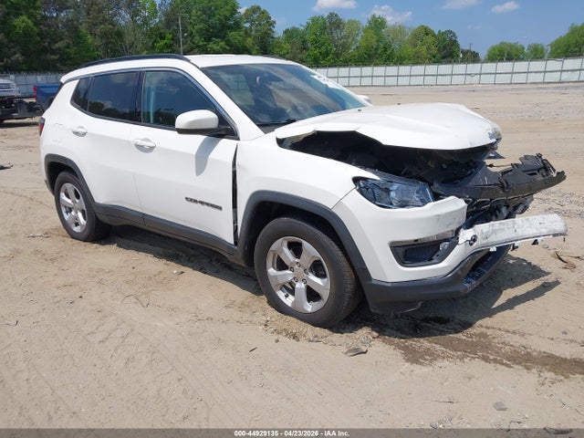 Salvage Jeep Compass Image